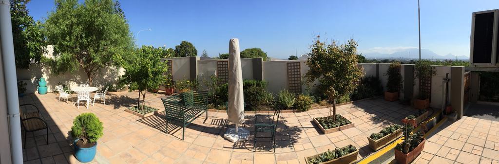 Acacia House 3*